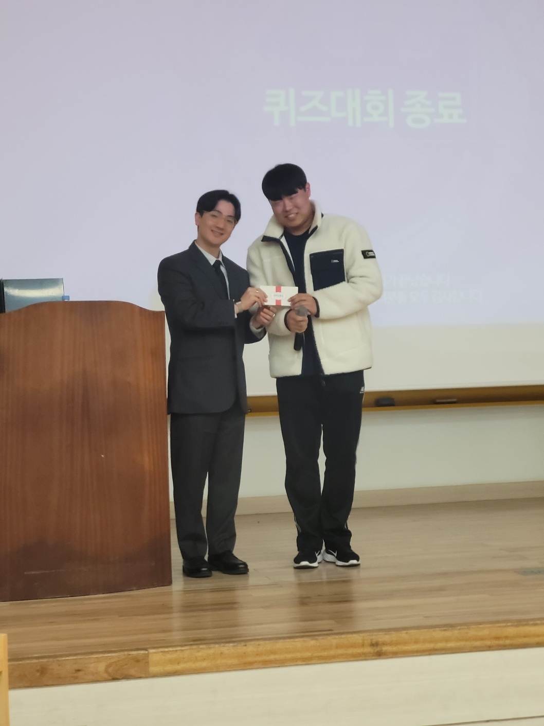 a33058b64aed486d56284c9ca3ee789f.jpg